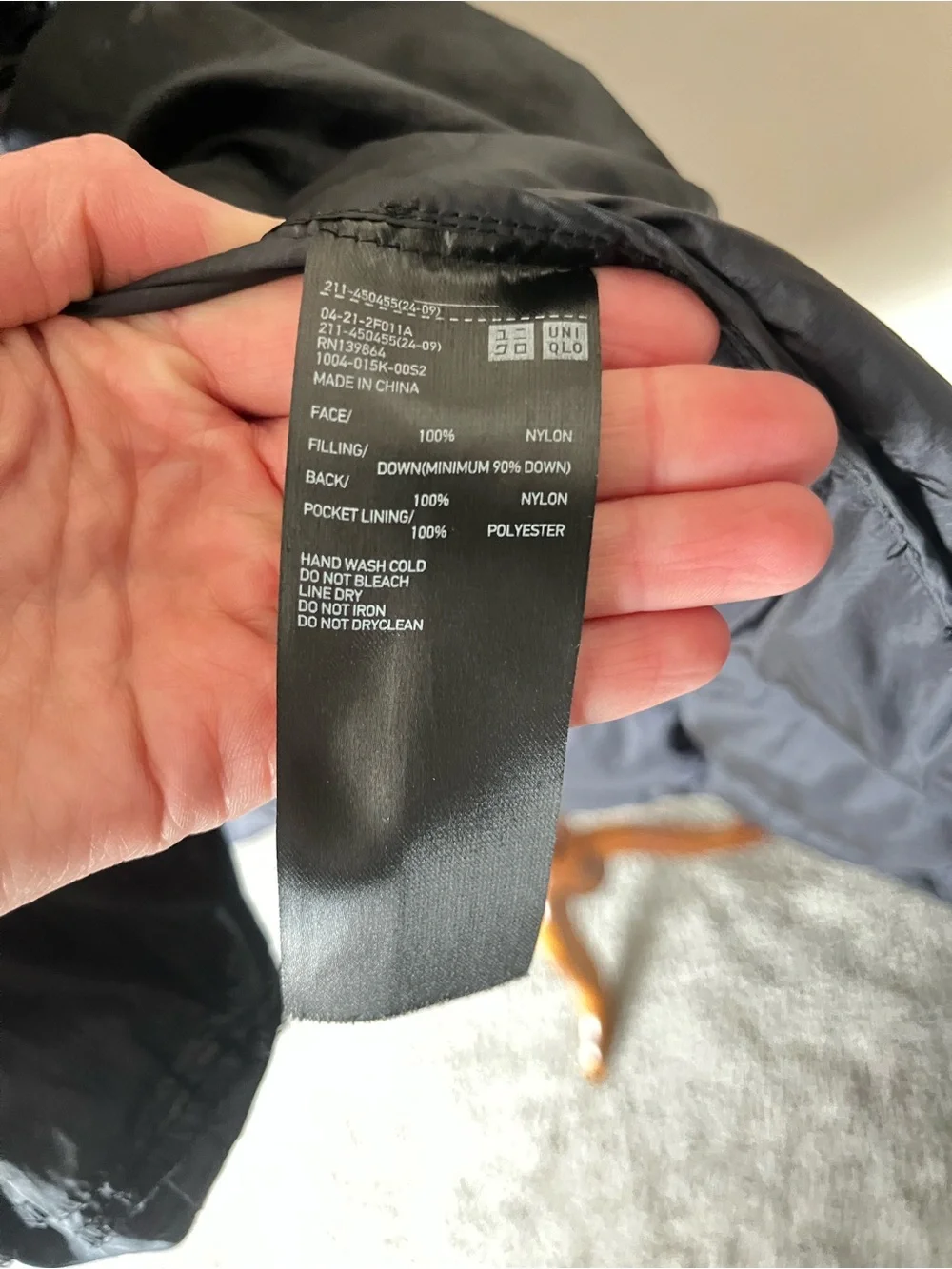 Uniqlo ultra Light down jacket Medium - Picture 9 of 9